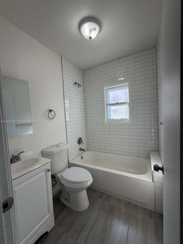 140 NW 13th St 154, Miami, FL 33136