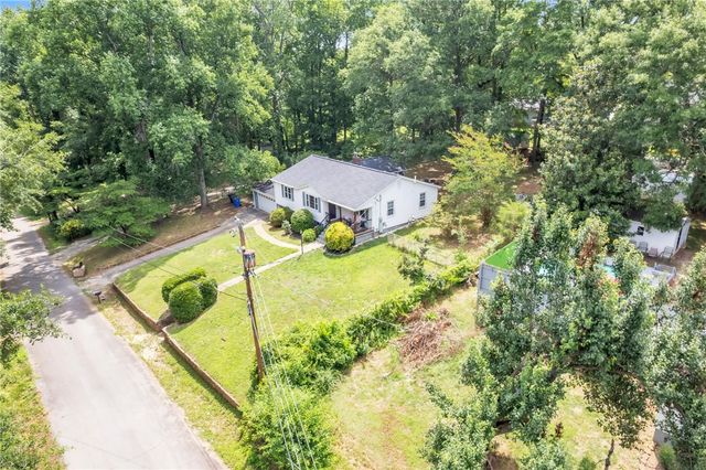 5 Jones Circle, Greenville, SC 29617