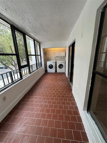 10839 NW 7th St 12-24, Miami, FL 33172