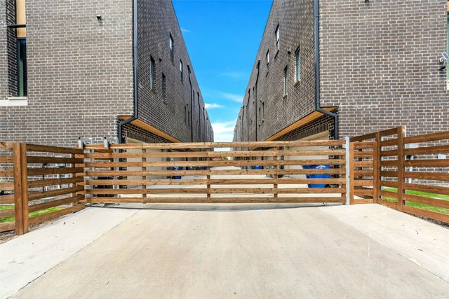 1961 Dowgate Court, Dallas, TX 75204