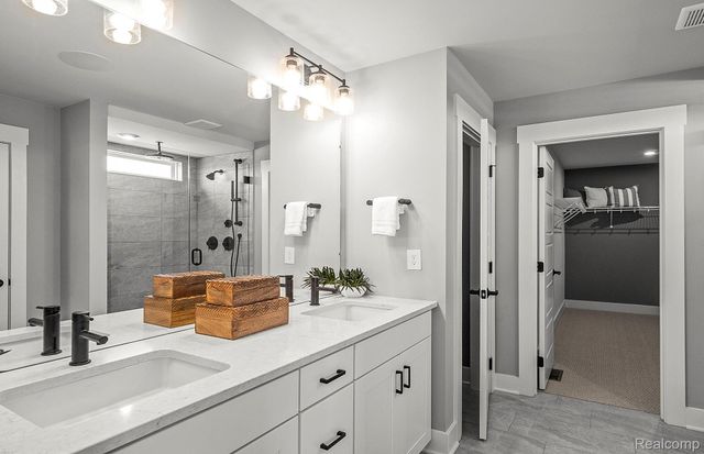 826 Kuss Drive, Saline, MI 48176