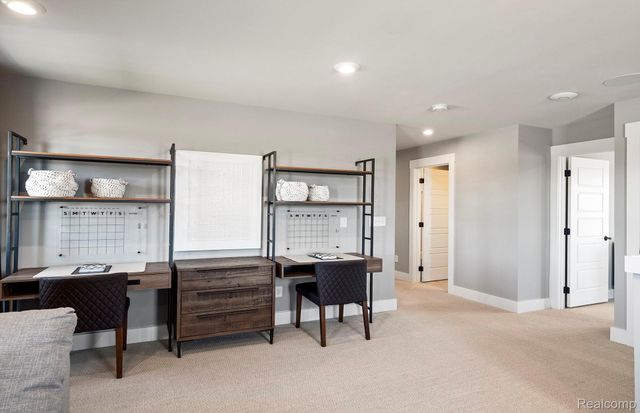 826 Kuss Drive, Saline, MI 48176