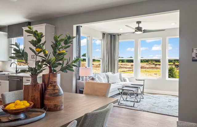 826 Kuss Drive, Saline, MI 48176