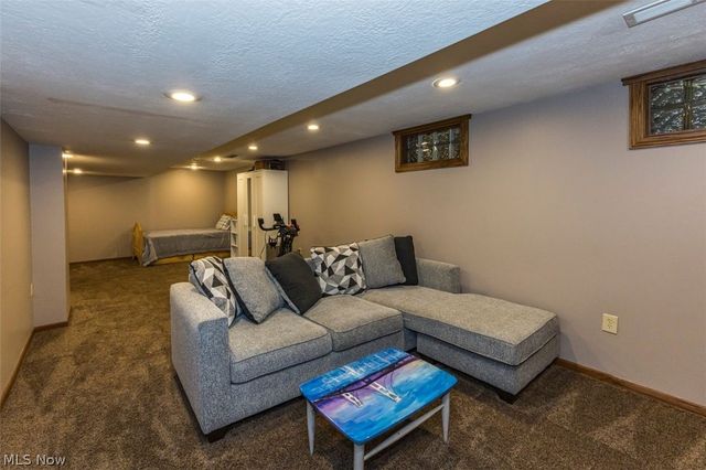 5321 Swepstone Street NW, Canton, OH 44708