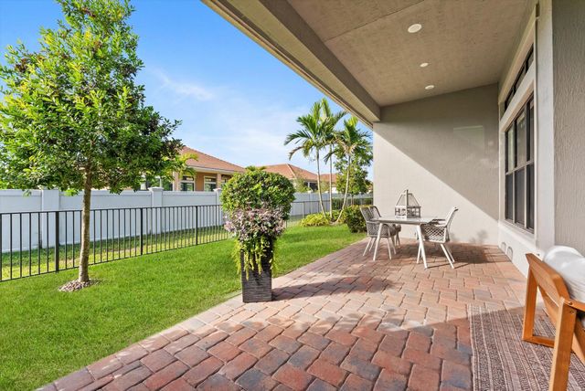 8899 Leon Circle W, Parkland, FL 33076