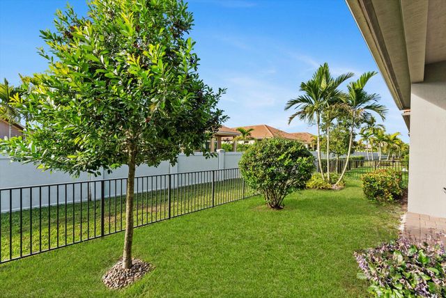 8899 Leon Circle W, Parkland, FL 33076