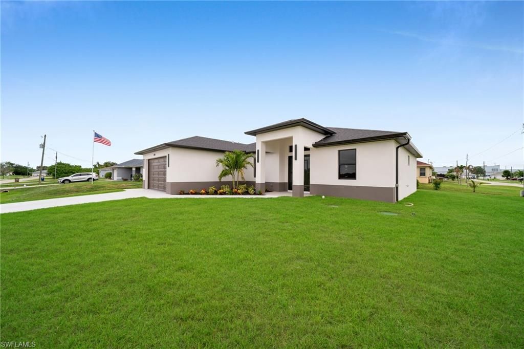 810 Carlfield AVE, LEHIGH ACRES, FL 33971 — photo 2
