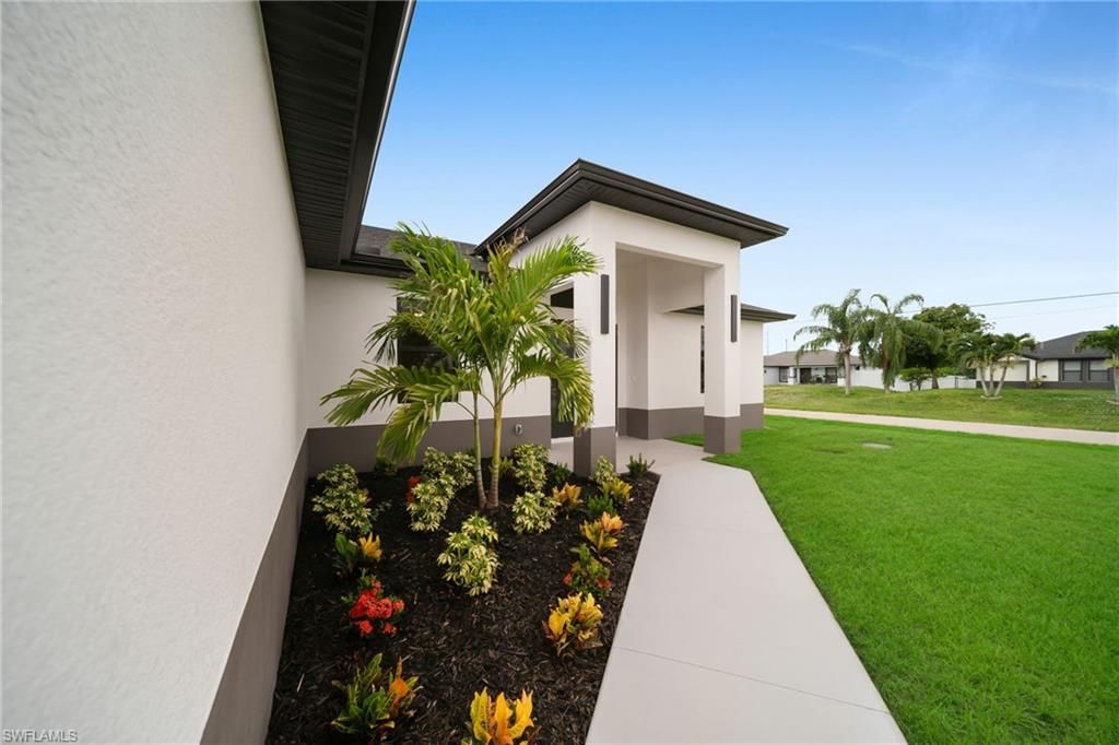 810 Carlfield AVE, LEHIGH ACRES, FL 33971 — photo 5