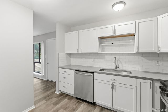 28418 W 8 Mile Road C1, Farmington, MI 48336