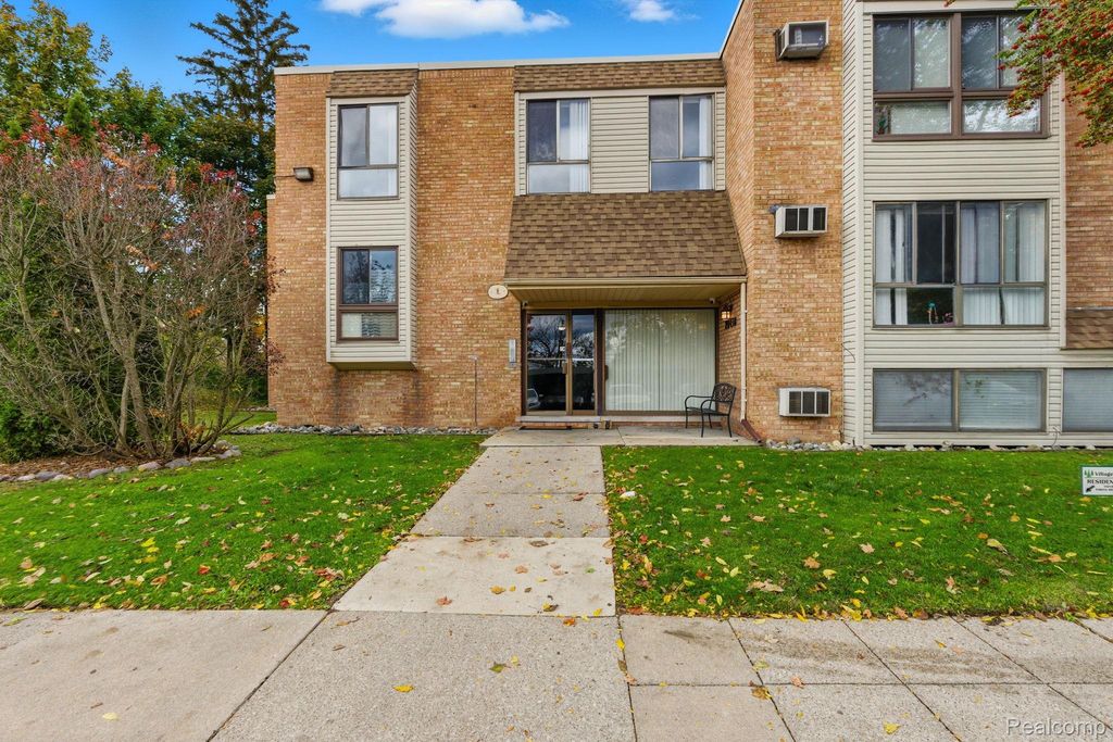 28418 W 8 Mile Road C1, Farmington, MI 48336