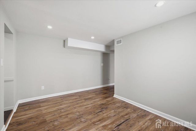 211 S 8th Avenue, Manville, NJ 08835