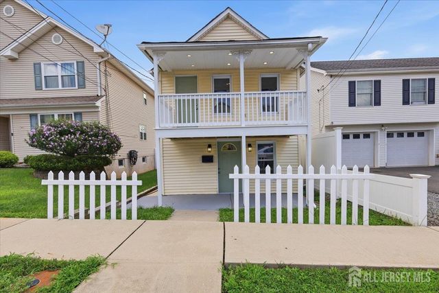211 S 8th Avenue, Manville, NJ 08835