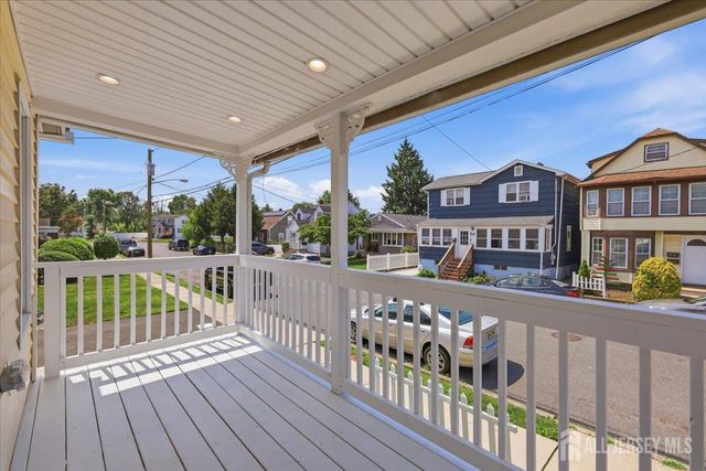 211 S 8th Avenue, Manville, NJ 08835