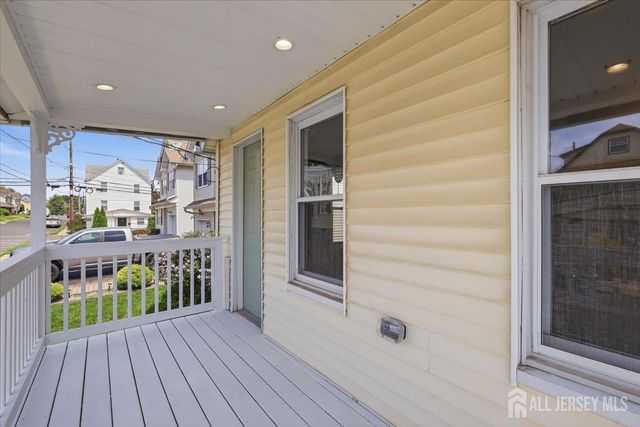 211 S 8th Avenue, Manville, NJ 08835