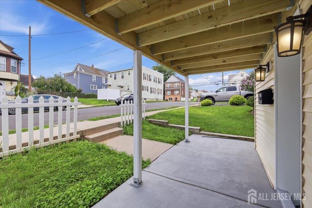 211 S 8th Avenue, Manville, NJ 08835