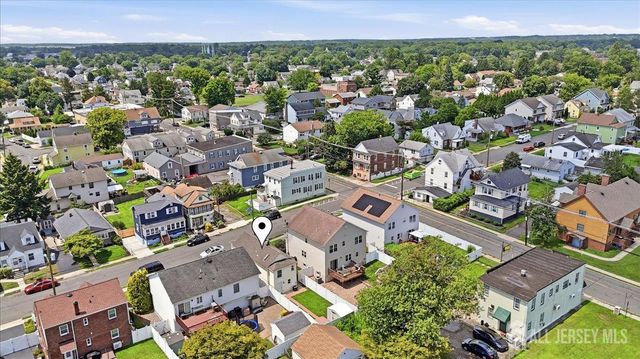 211 S 8th Avenue, Manville, NJ 08835