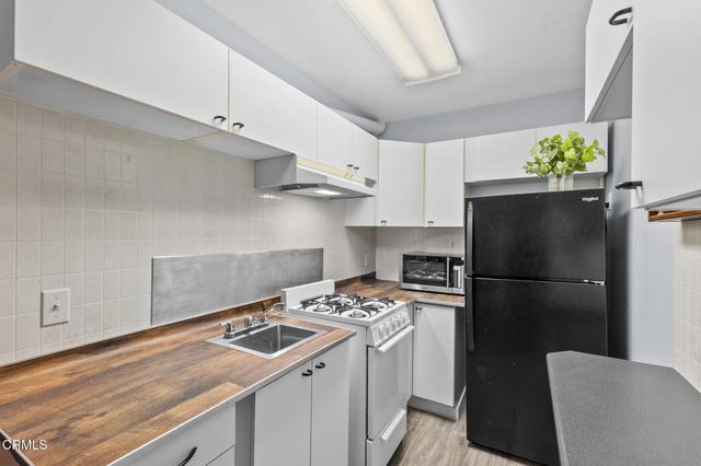 1818 New York Drive, Altadena, CA 91001