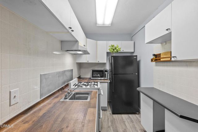 1818 New York Drive, Altadena, CA 91001