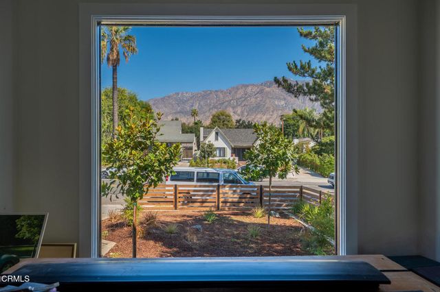 1818 New York Drive, Altadena, CA 91001