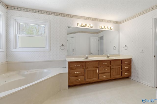 137 Oakhurst Drive, Madison, AL 35758