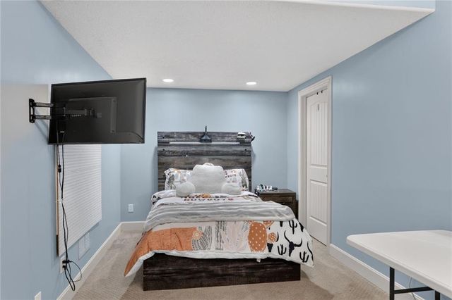 16805 Bluejacket Street, Overland Park, KS 66221