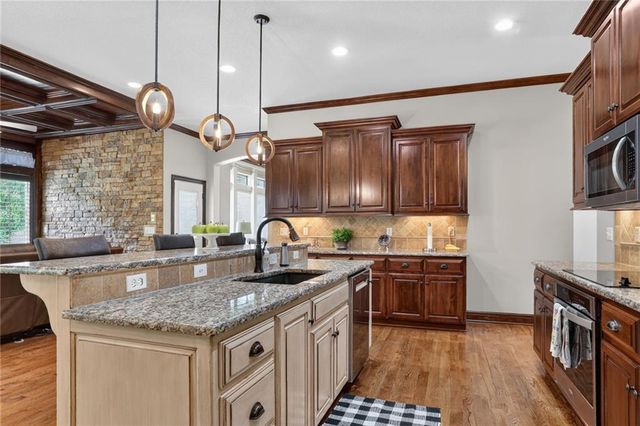 16805 Bluejacket Street, Overland Park, KS 66221