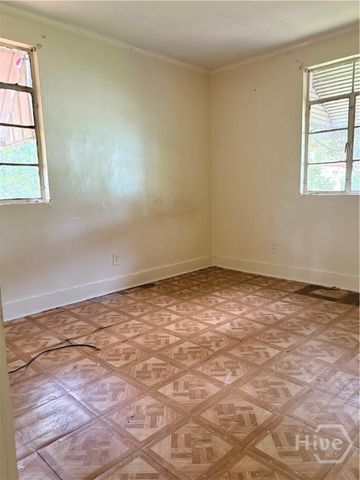 1110 W 49th Street, Savannah, GA 31401