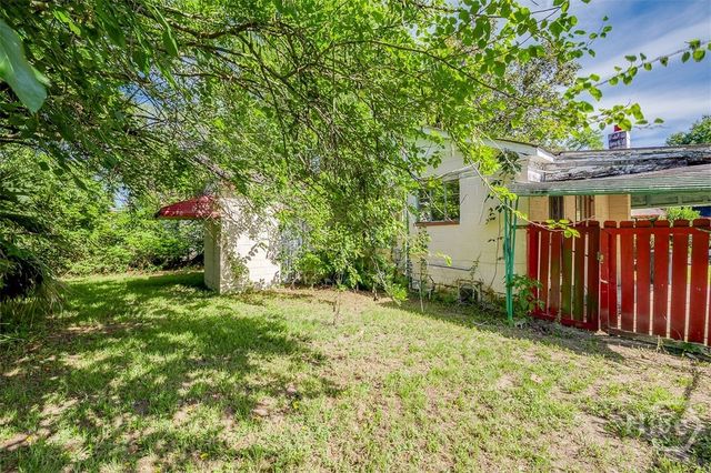 1110 W 49th Street, Savannah, GA 31401