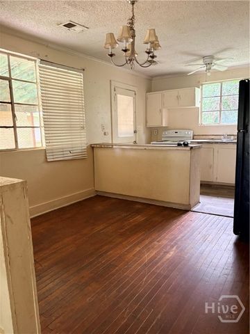 1110 W 49th Street, Savannah, GA 31401