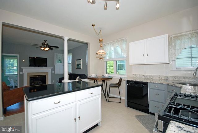 1 MAYFAIRE CIR, Westampton, NJ 08060