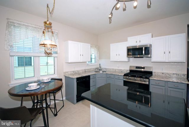 1 MAYFAIRE CIR, Westampton, NJ 08060