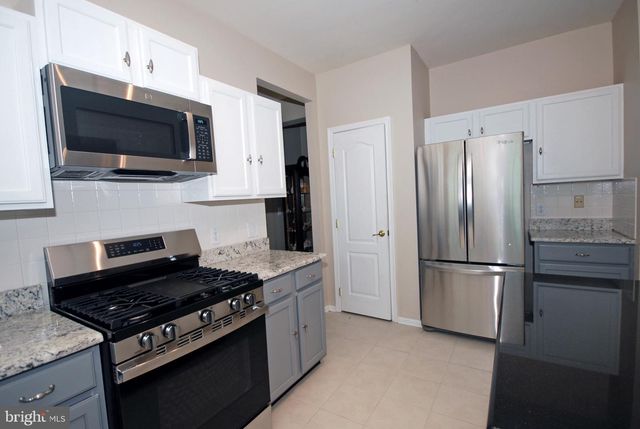 1 MAYFAIRE CIR, Westampton, NJ 08060
