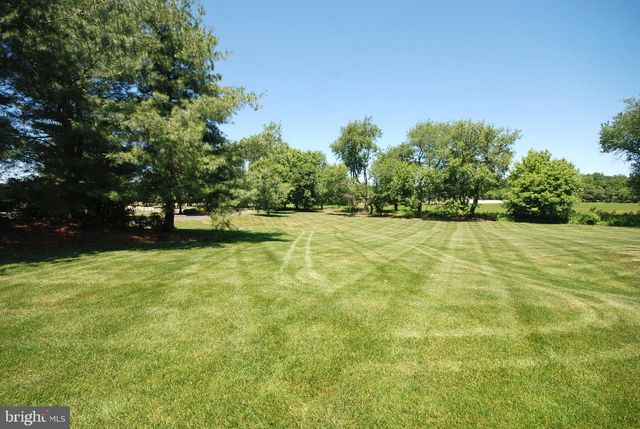 1 MAYFAIRE CIR, Westampton, NJ 08060