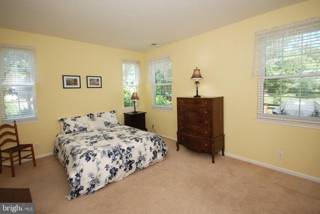 1 MAYFAIRE CIR, Westampton, NJ 08060