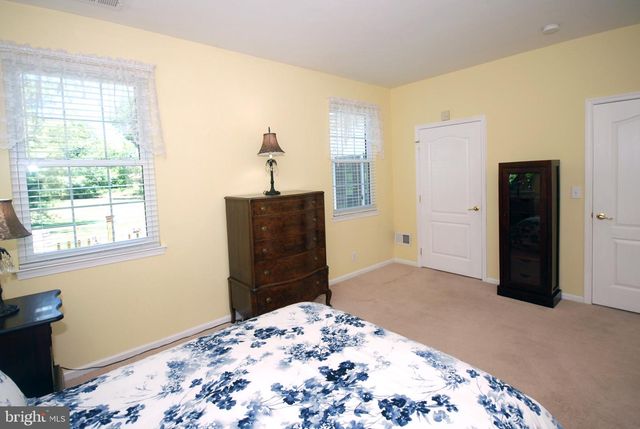 1 MAYFAIRE CIR, Westampton, NJ 08060