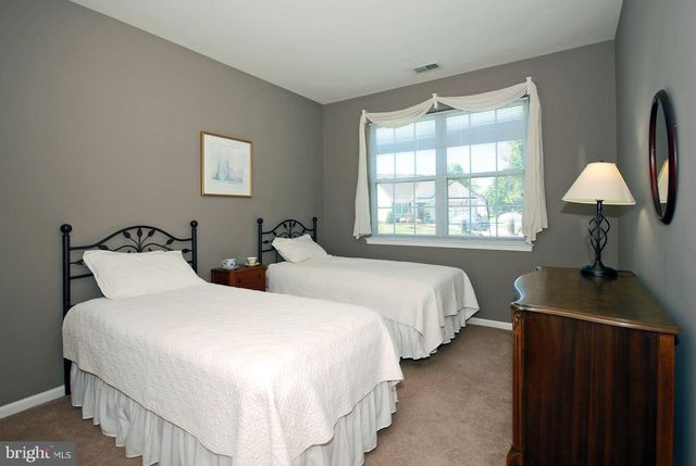 1 MAYFAIRE CIR, Westampton, NJ 08060