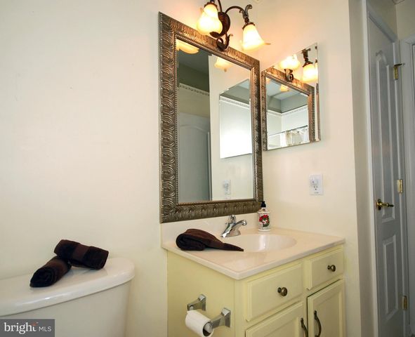 1 MAYFAIRE CIR, Westampton, NJ 08060
