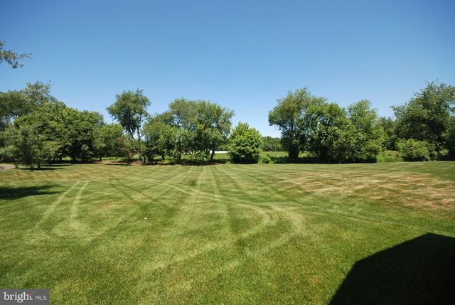 1 MAYFAIRE CIR, Westampton, NJ 08060