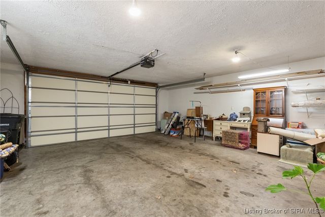 33 Abby Chase Drive, Jeffersonville, IN 47130