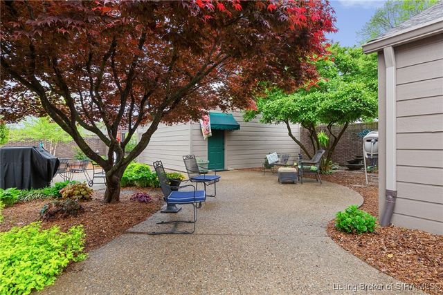 33 Abby Chase Drive, Jeffersonville, IN 47130