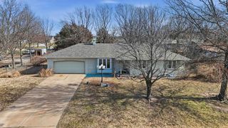 209 W Garnett Ct, Garden Plain, KS 67050