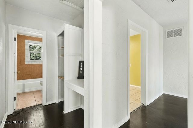 1334 NE 1ST Avenue, Gainesville, FL 32641