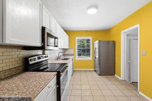 1334 NE 1ST Avenue, Gainesville, FL 32641