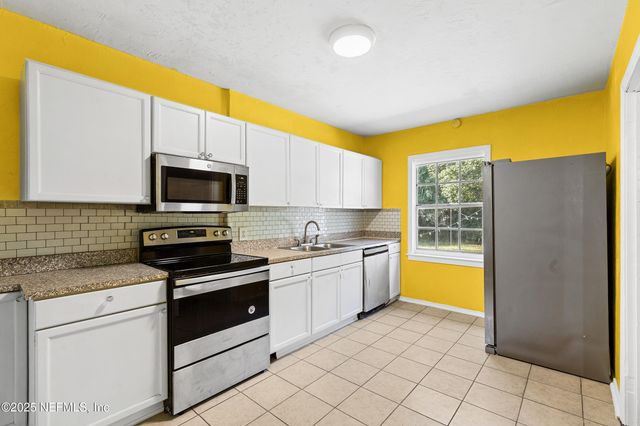 1334 NE 1ST Avenue, Gainesville, FL 32641