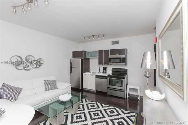 611 11th St 104, Miami Beach, FL 33139