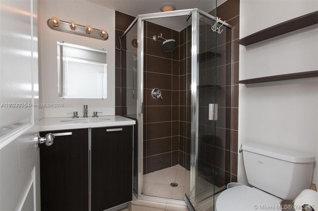 611 11th St 104, Miami Beach, FL 33139