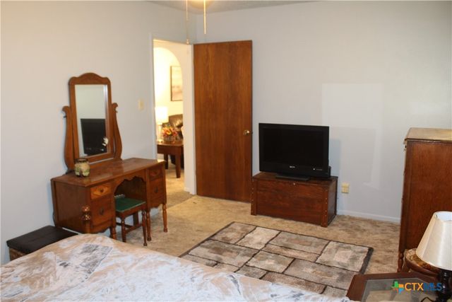 701 Golf Course Road, Gatesville, TX 76528