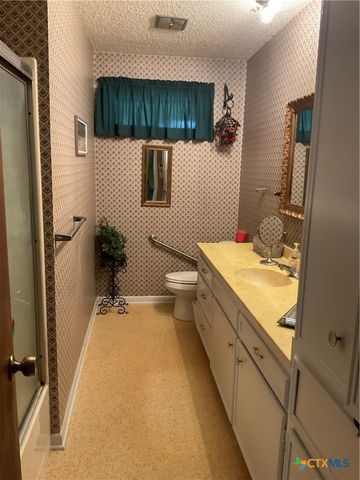 701 Golf Course Road, Gatesville, TX 76528