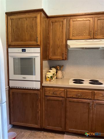 701 Golf Course Road, Gatesville, TX 76528