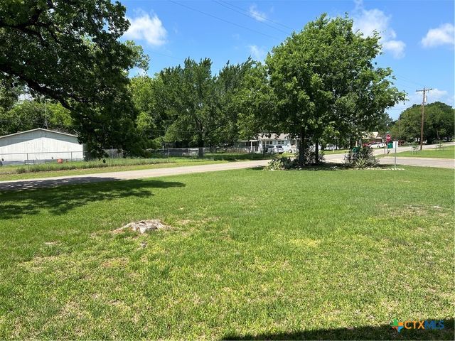 701 Golf Course Road, Gatesville, TX 76528